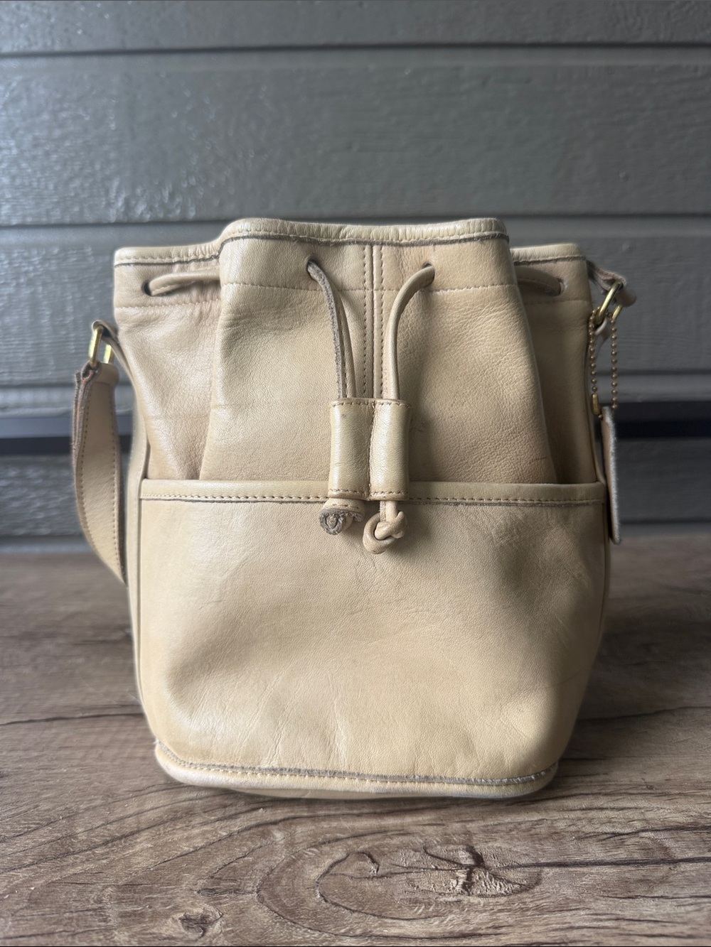 Vintage Coach Women’s Neutral Beige Leather Drawstring Shoulder Bag